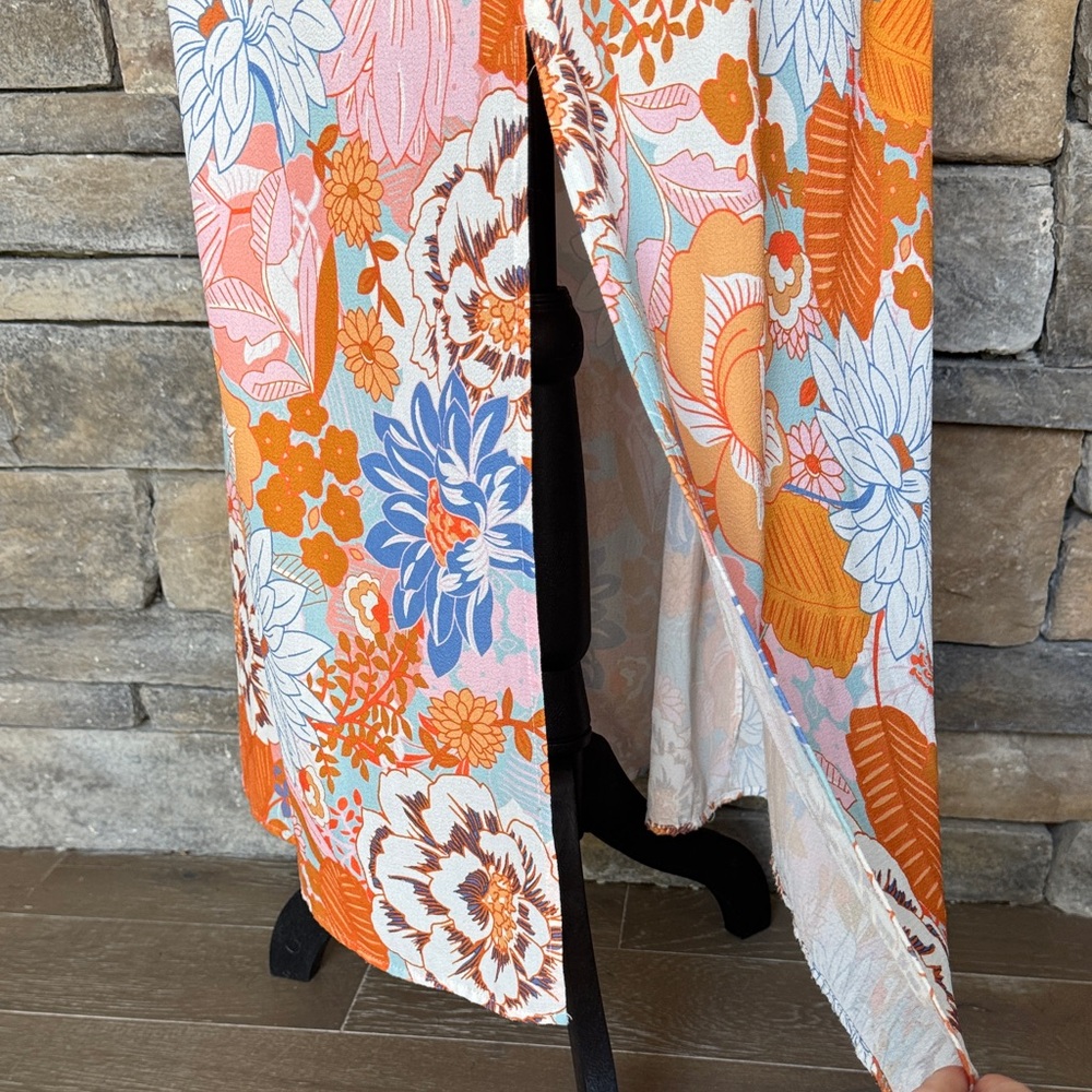 Zesica Halter Neck Beach Maxi - Picture 4 of 9